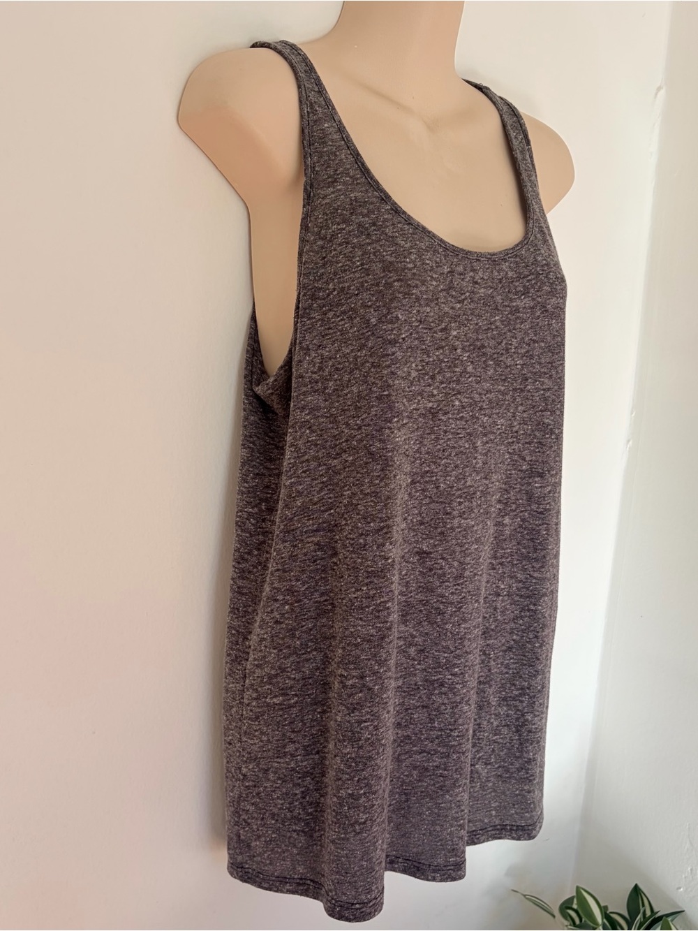 PATAGONIA Women’s Large Sleeveless Heathered Tank Top in Charcoal Gray
